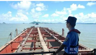 中国海警今年已查获非法海砂560万吨 涉案6813人